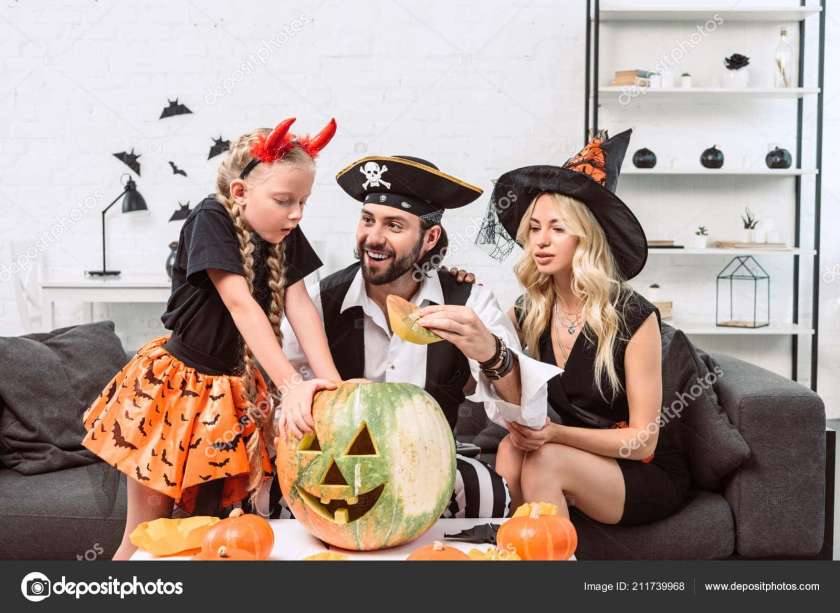 halloween costumes for family of 3